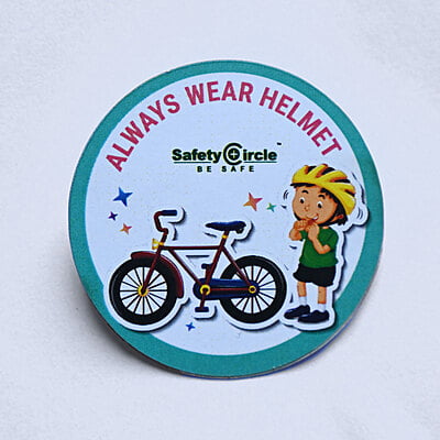 Always wear helmet badge (Jellyfish)